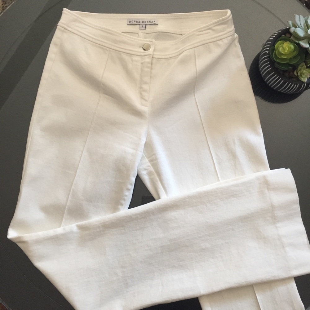 Donna Degnan Front Center Seam Wide Leg Side Slit Hem off White Pants, size 4
